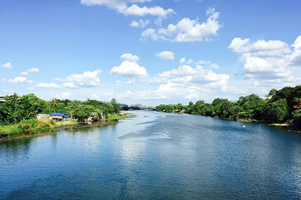 panoramica del fiume Kwai in Thailandia