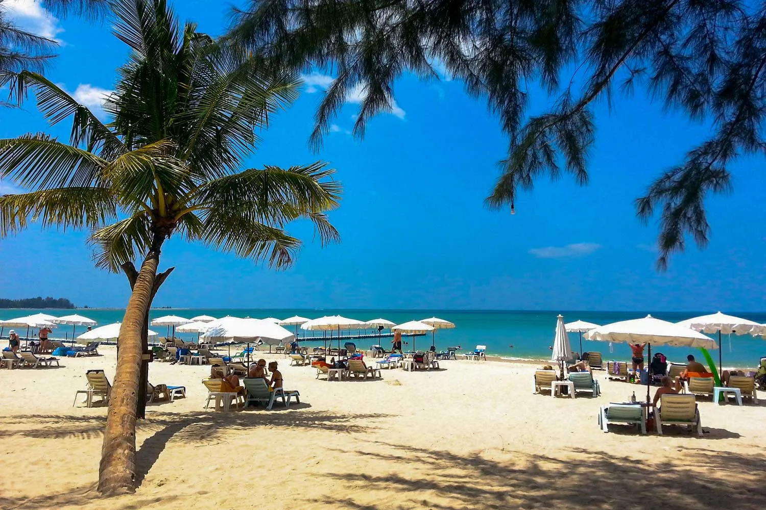 Phuket spiaggia attrezzata
