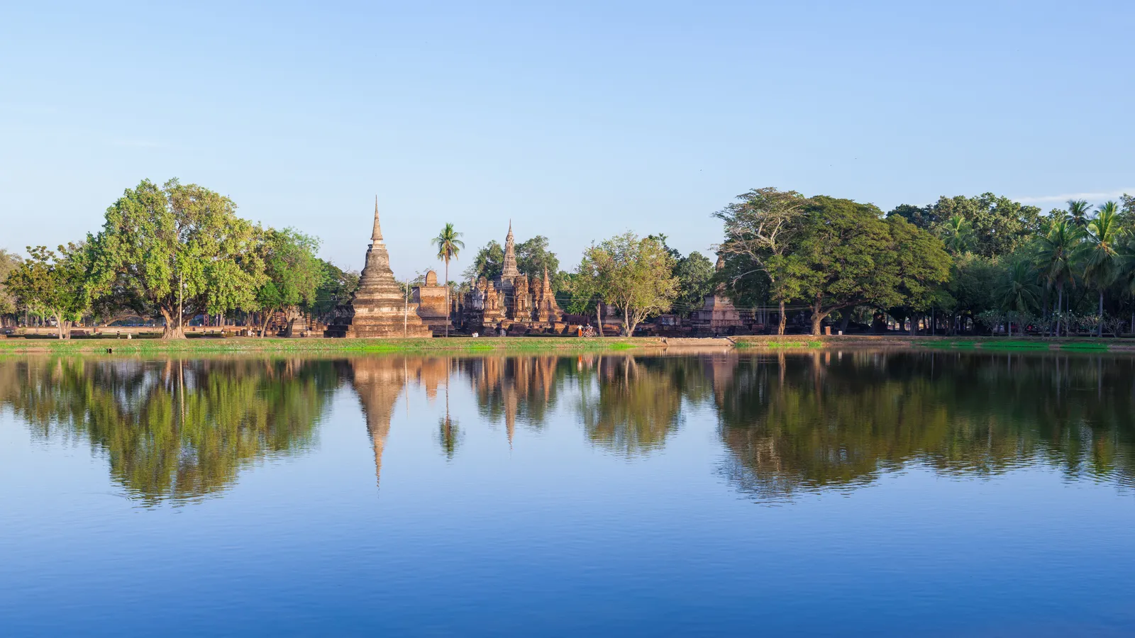 Le rovine del Wat Mahathat nel parco storico di Sukhothai, Thailandia