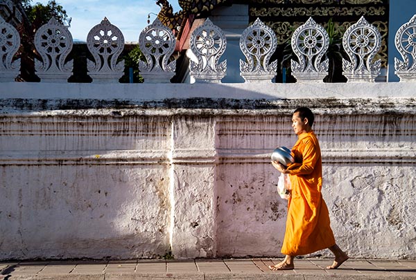 Thailandia monaco buddhista